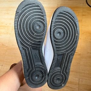 LOOKING FOR TRADE YEEZY FOAM SIZE 10.5 ANY COLOR WAY.